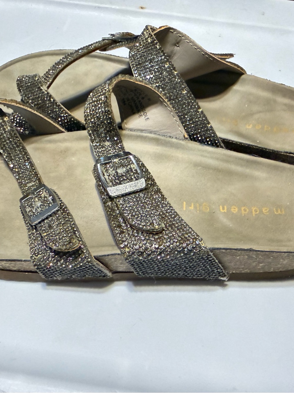 Madden Girl Glitter Buckle Thong Sandals in Metallic Gold